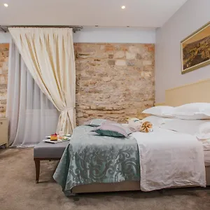 Heritage Antique Hotel